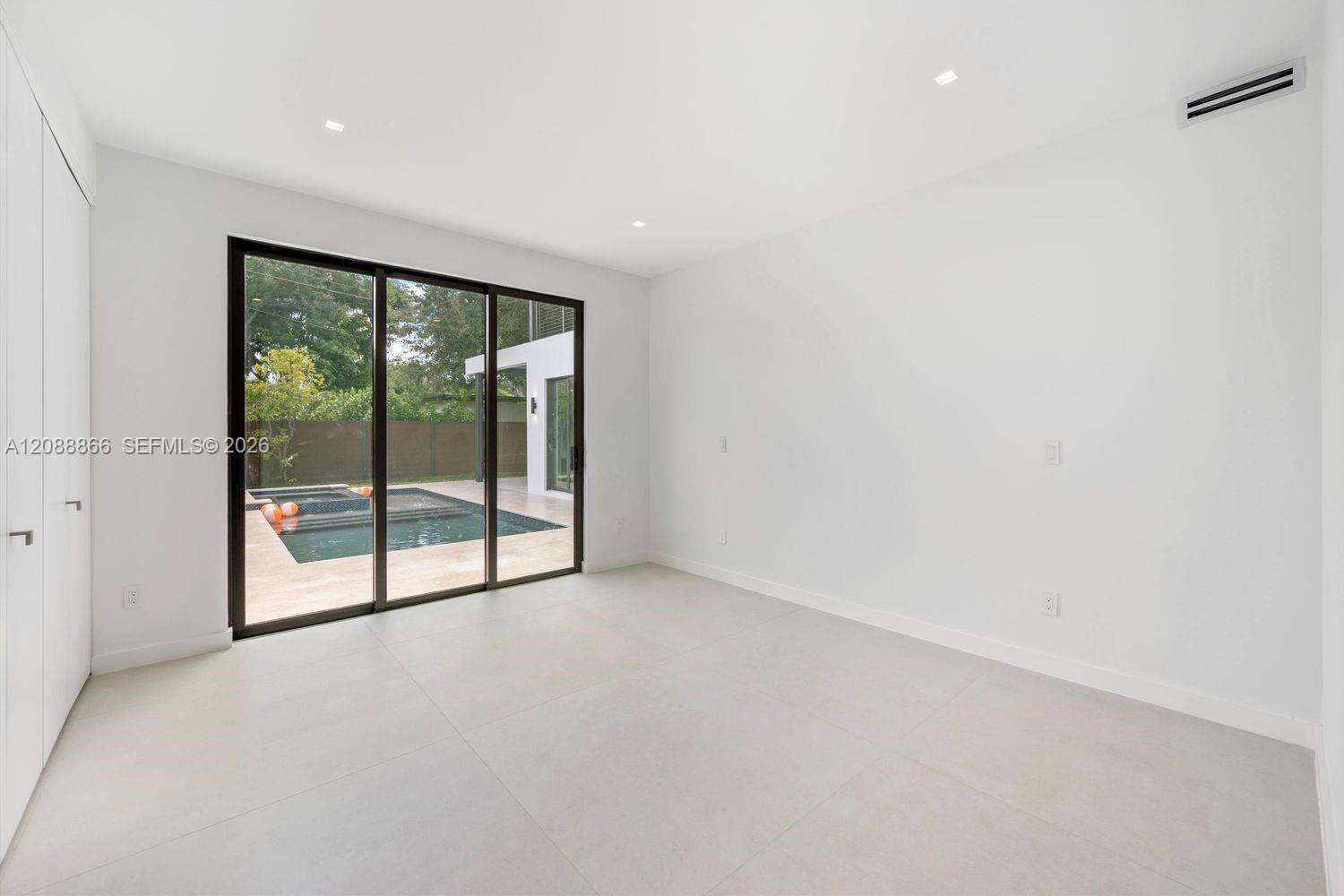 300 48th St, Miami, FL 33137 - For Sale photo 23