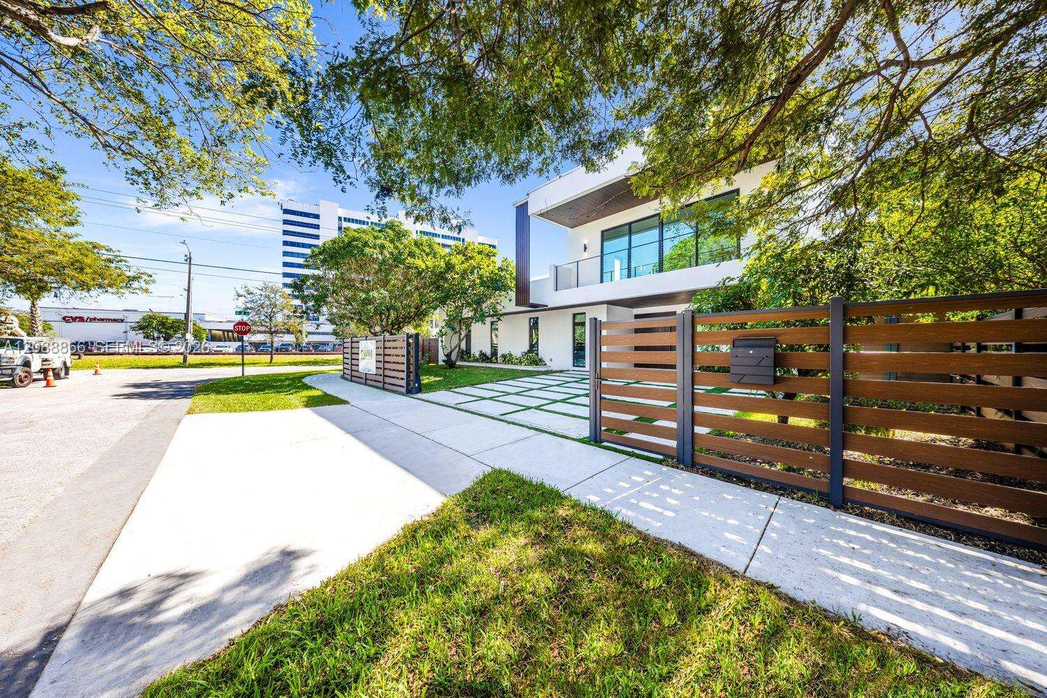 300 48th St, Miami, FL 33137 - For Sale photo 31