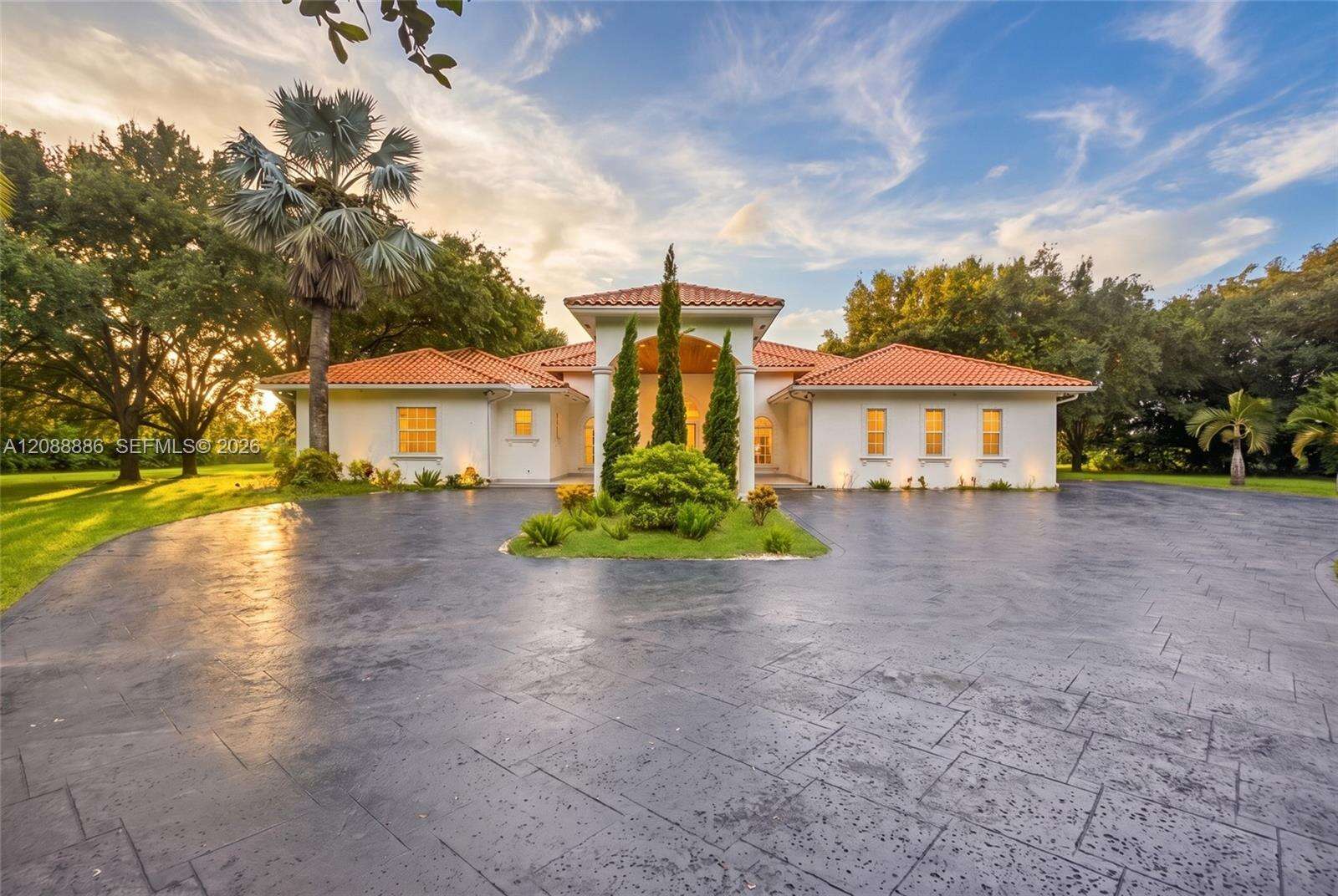 17920 154th St, Miami, FL 33187 - For Sale photo 2