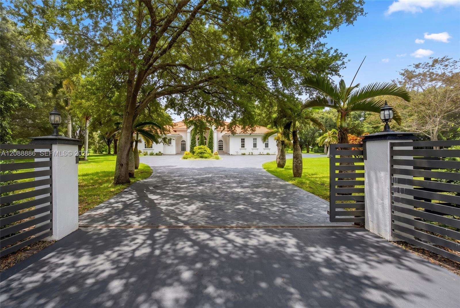 17920 154th St, Miami, FL 33187 - For Sale photo 12