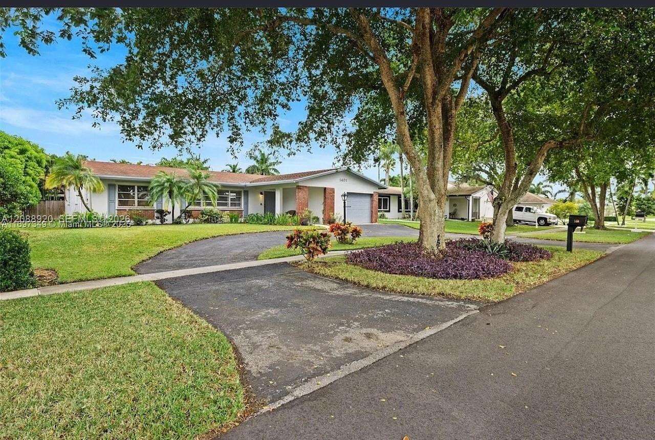 1401 122nd Ave, Pembroke Pines, FL 33026 - For Sale photo 2