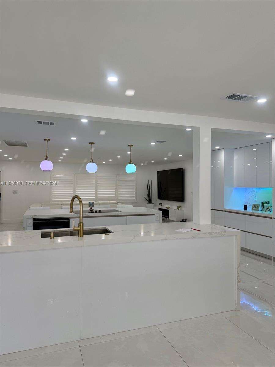 1401 122nd Ave, Pembroke Pines, FL 33026 - For Sale photo 7
