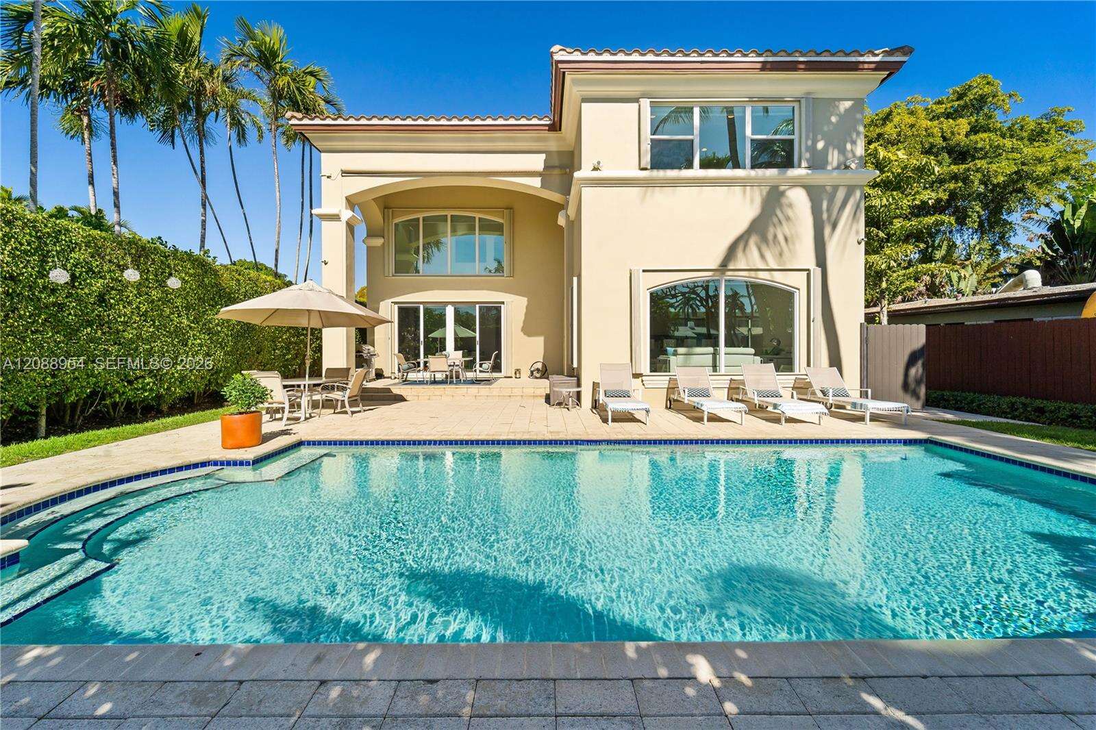 1490 Cleveland Rd, Miami Beach, FL 33141 - For Sale photo 1
