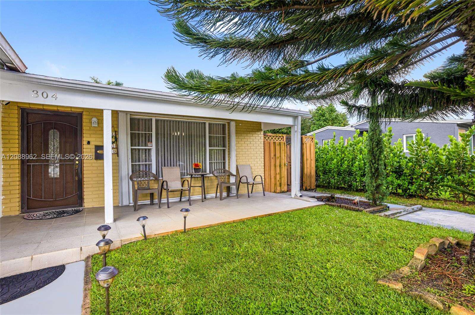 304 68th Ave, Pembroke Pines, FL 33023 - For Sale photo 4
