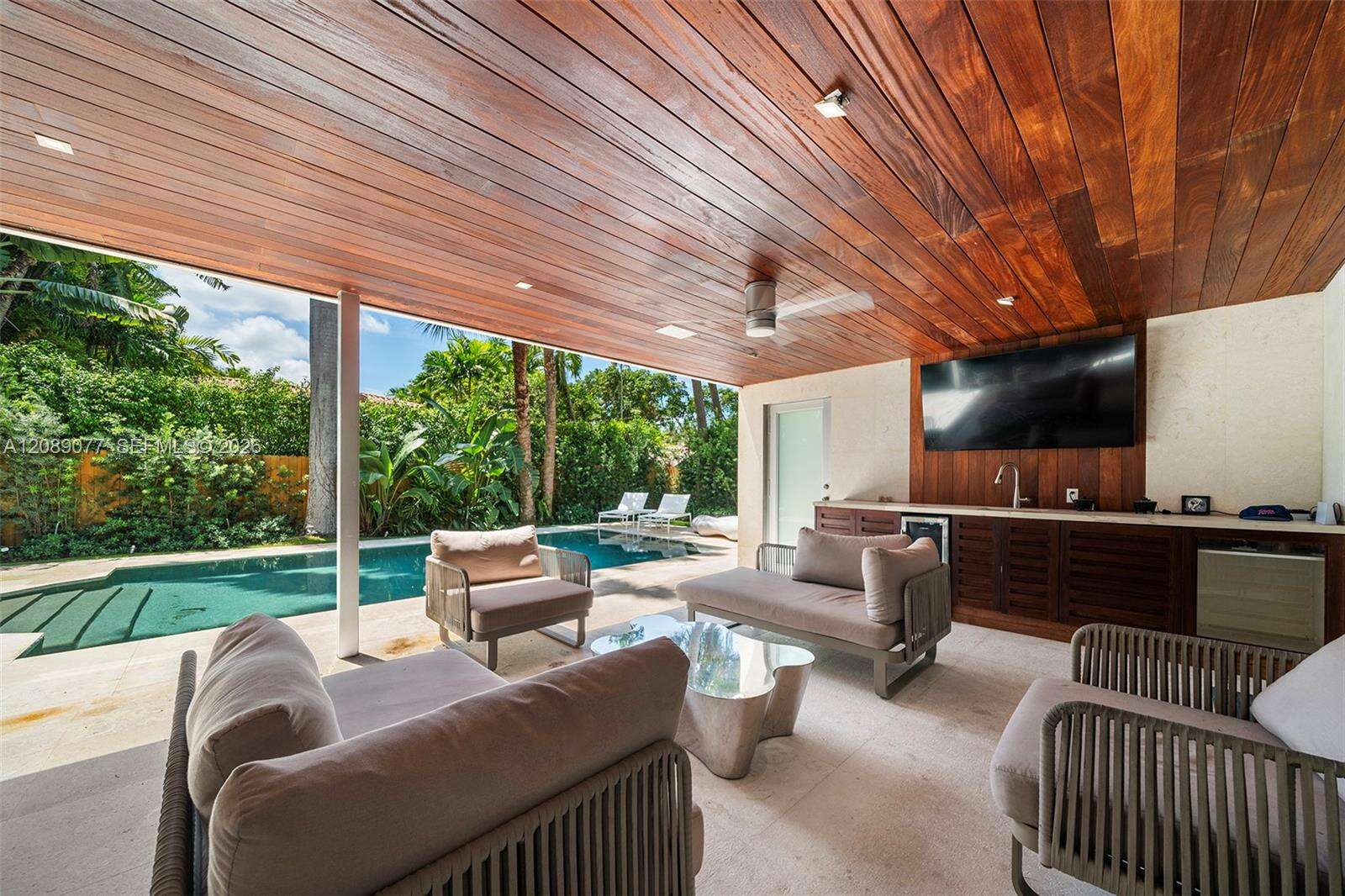 110 Venetian Way, Miami Beach, FL 33139 - For Sale photo 12