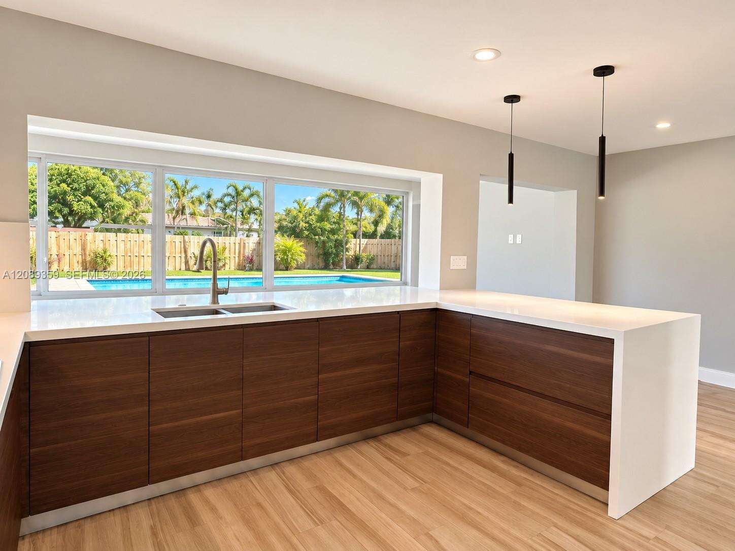 401 Highland Dr, Hollywood, FL 33021 - For Sale photo 11
