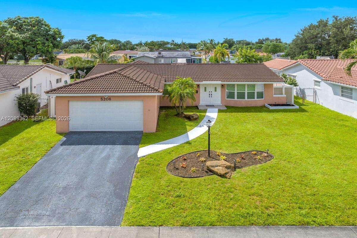 5206 Garfield St, Hollywood, FL 33021 - Pending Sale photo 2