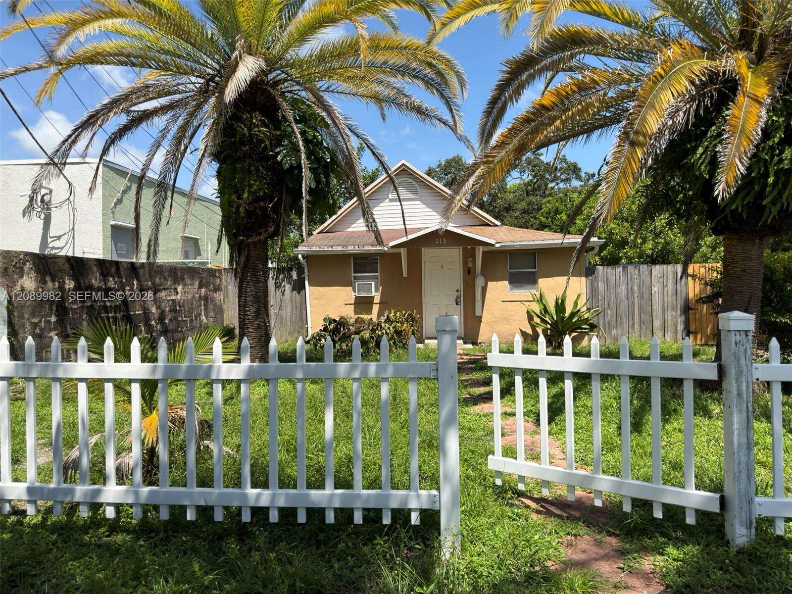 113 4th St, Hallandale Beach, FL 33009 - For Sale photo 1