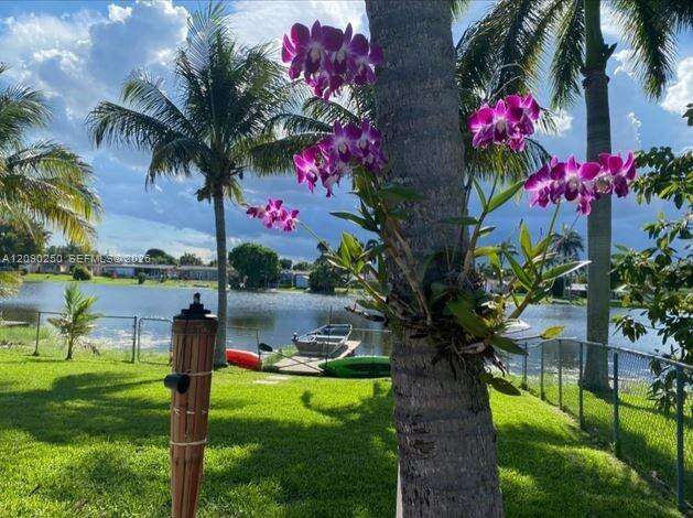 1150 86th Ter, Pembroke Pines, FL 33024 - For Sale photo 2