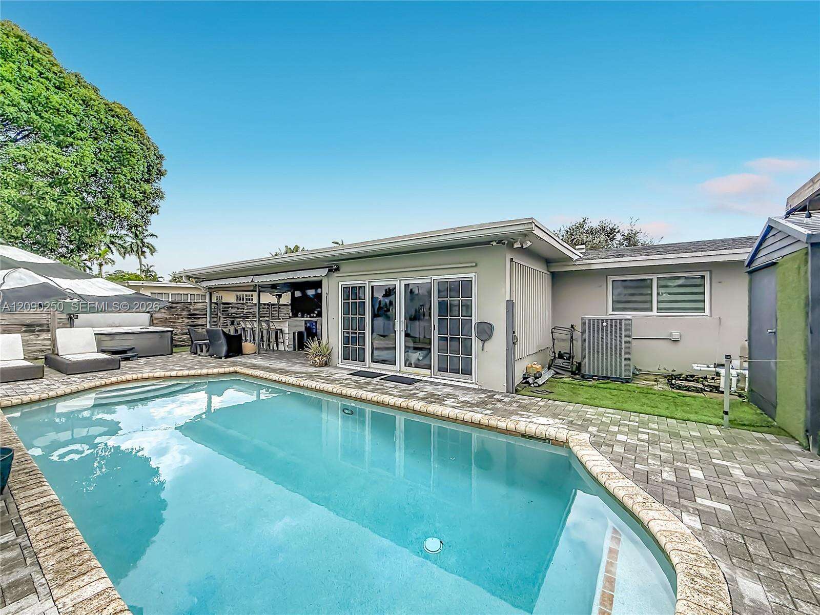 1150 86th Ter, Pembroke Pines, FL 33024 - For Sale photo 47