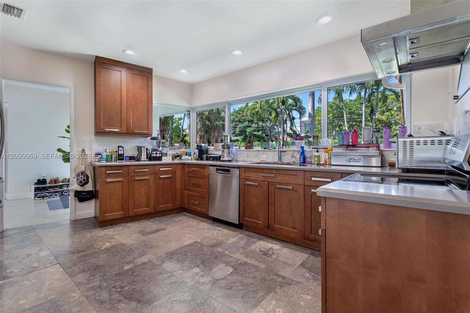 9217 Bay Dr, Surfside, FL 33154 - For Sale photo 10
