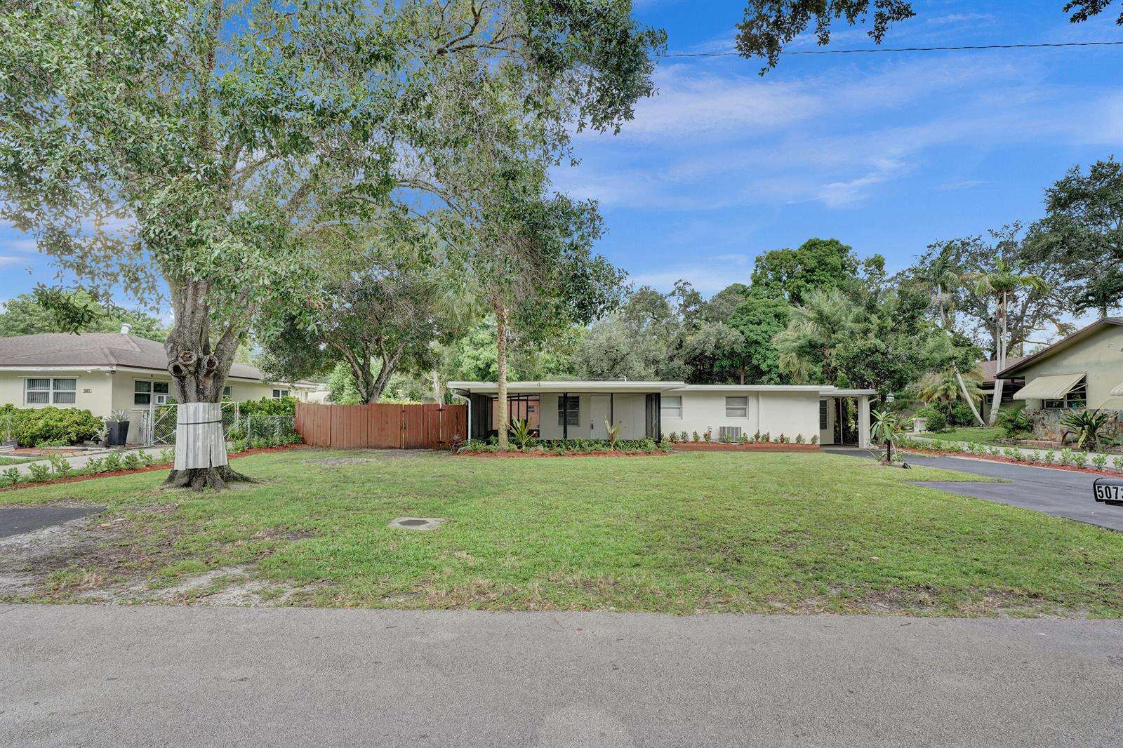 5073 28th, Dania Beach, FL 33312 - For Sale photo 2