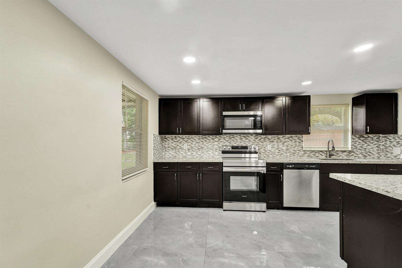 5073 28th, Dania Beach, FL 33312 - For Sale photo 21