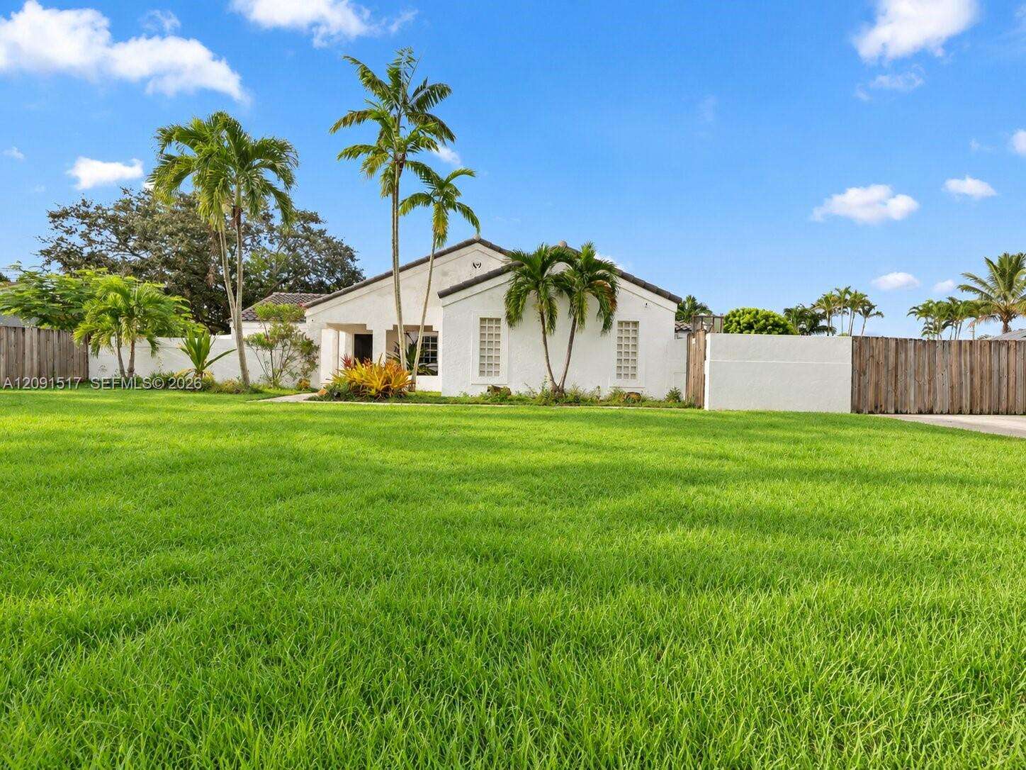 15221 158th St, Miami, FL 33187 - For Sale photo 2
