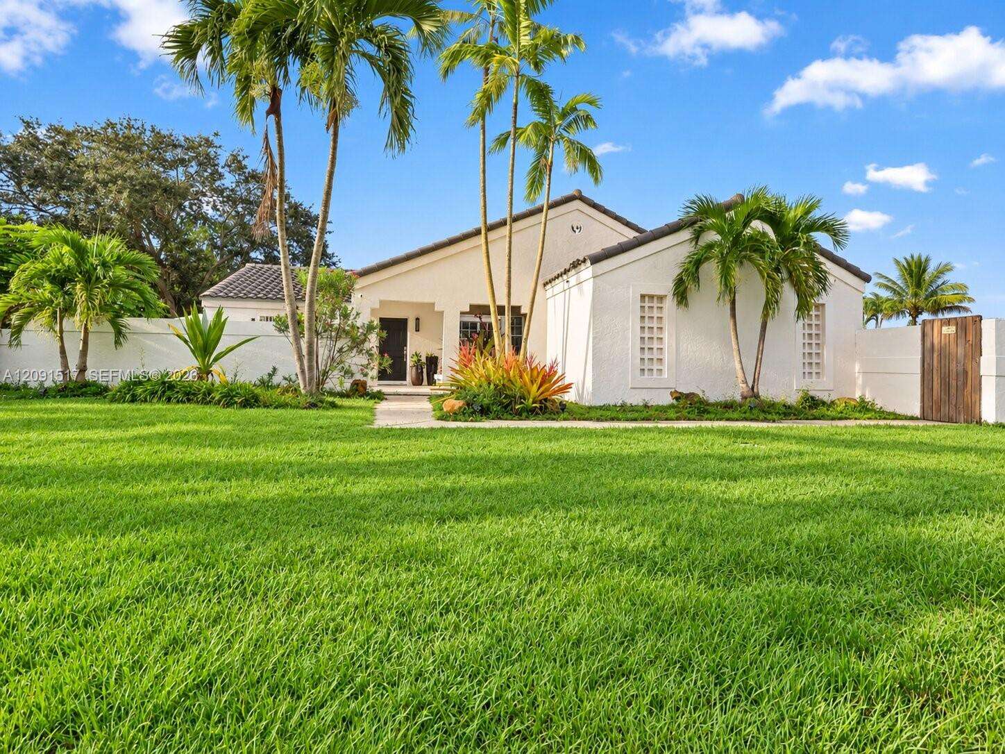 15221 158th St, Miami, FL 33187 - For Sale photo 3