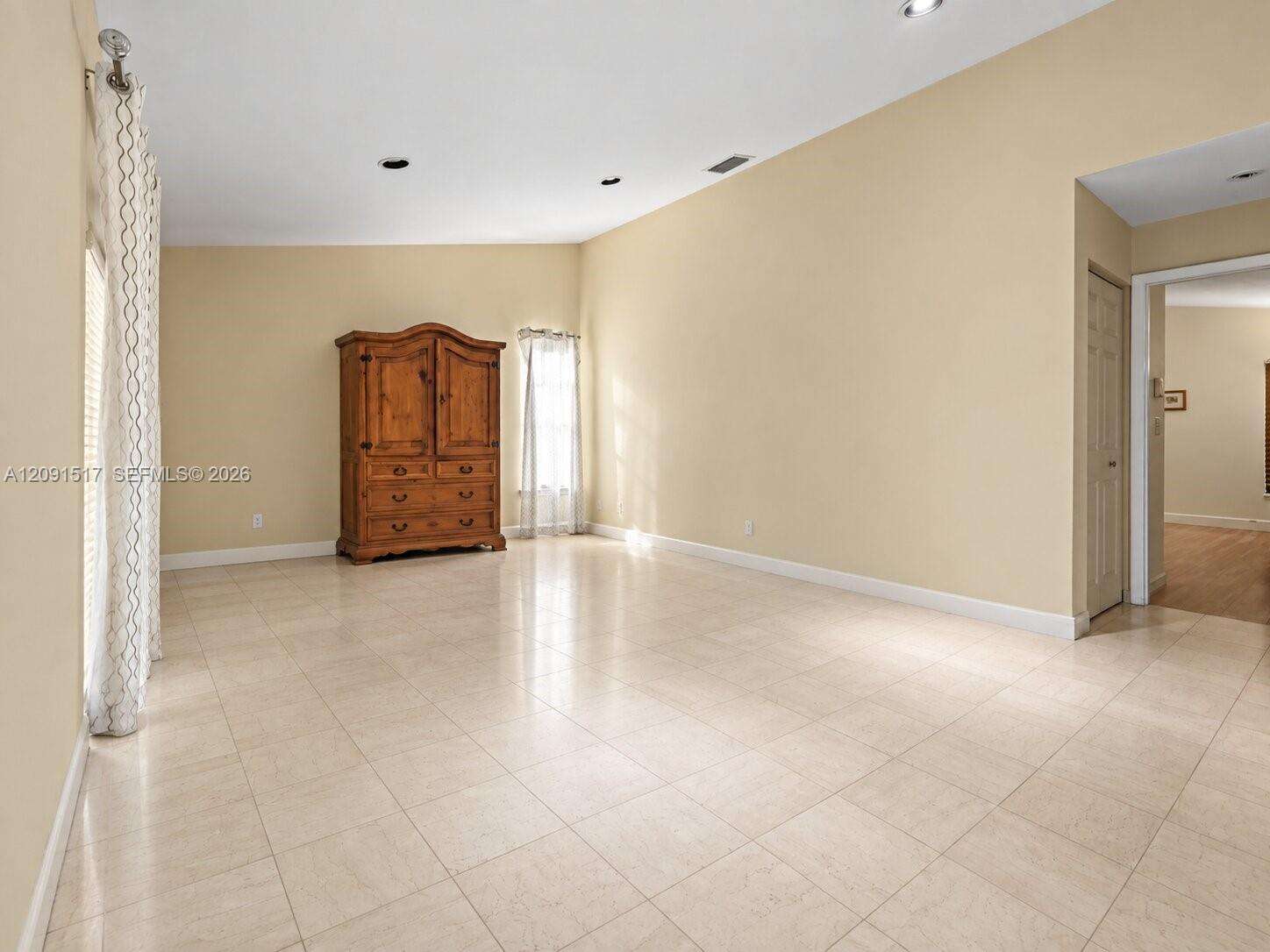 15221 158th St, Miami, FL 33187 - For Sale photo 5