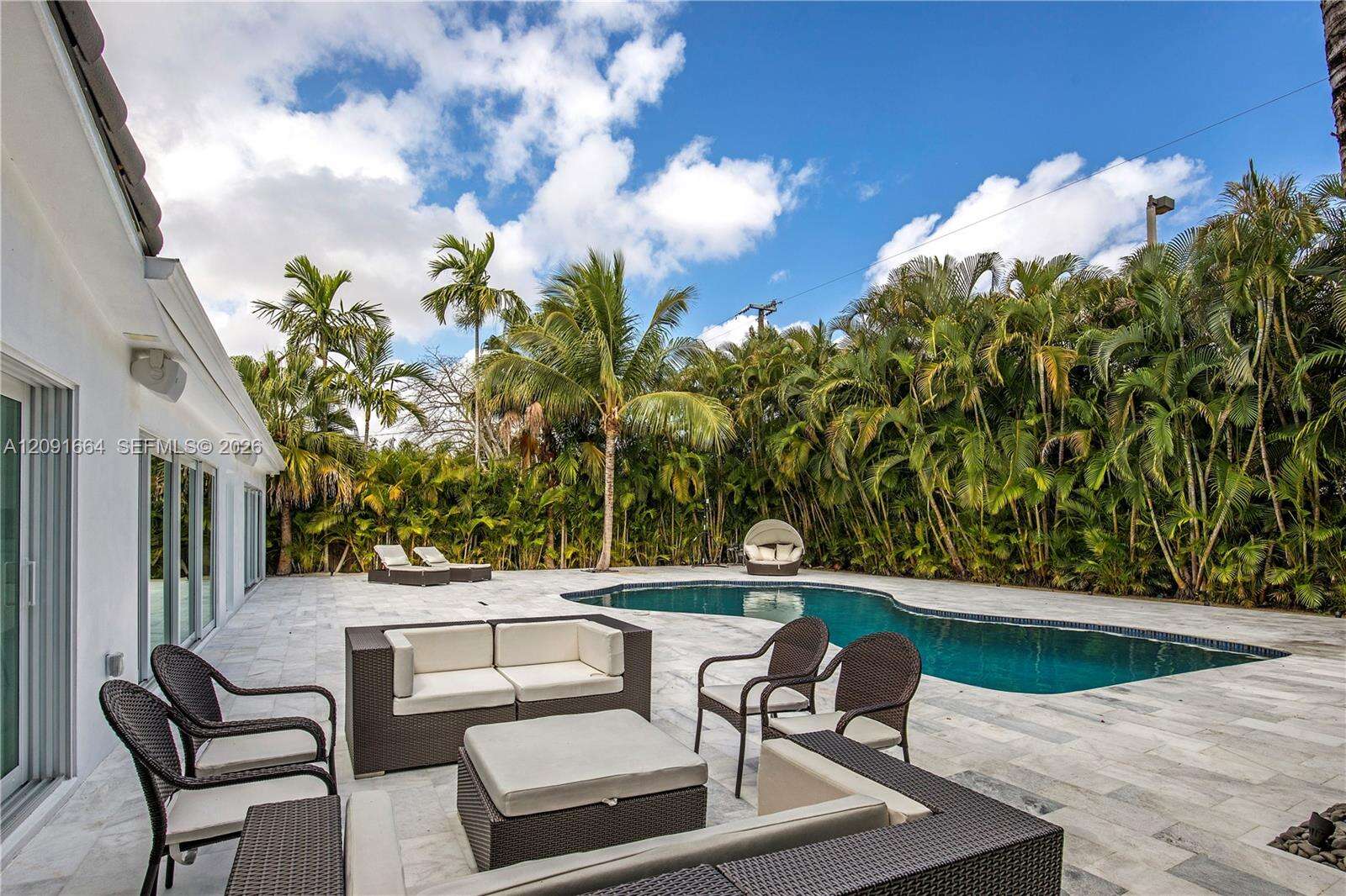 20501 22nd Pl, Miami, FL 33180 - For Sale photo 16