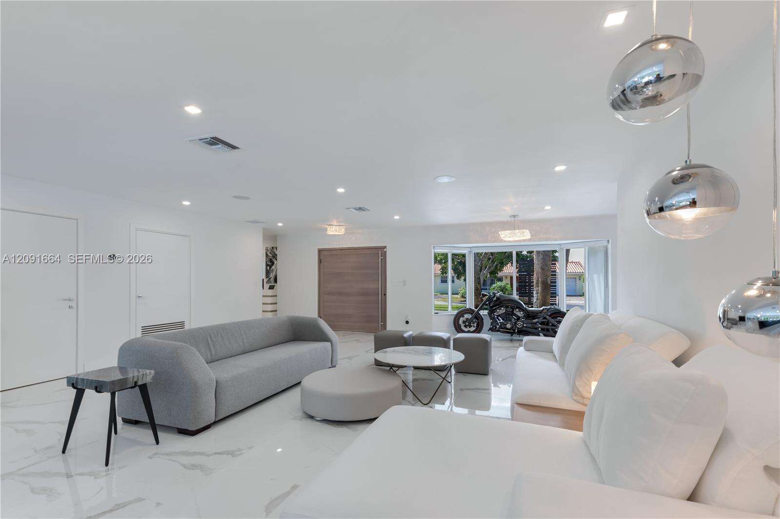 20501 22nd Pl, Miami, FL 33180 - For Sale photo 3