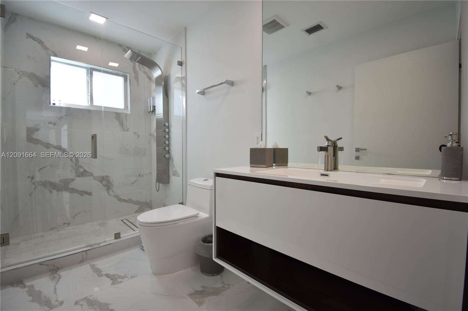 20501 22nd Pl, Miami, FL 33180 - For Sale photo 26