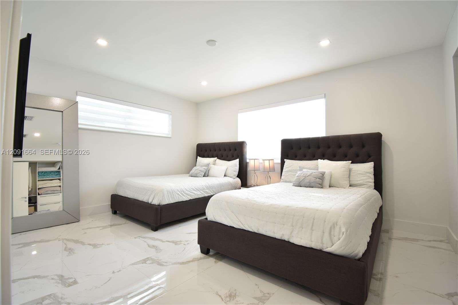 20501 22nd Pl, Miami, FL 33180 - For Sale photo 36