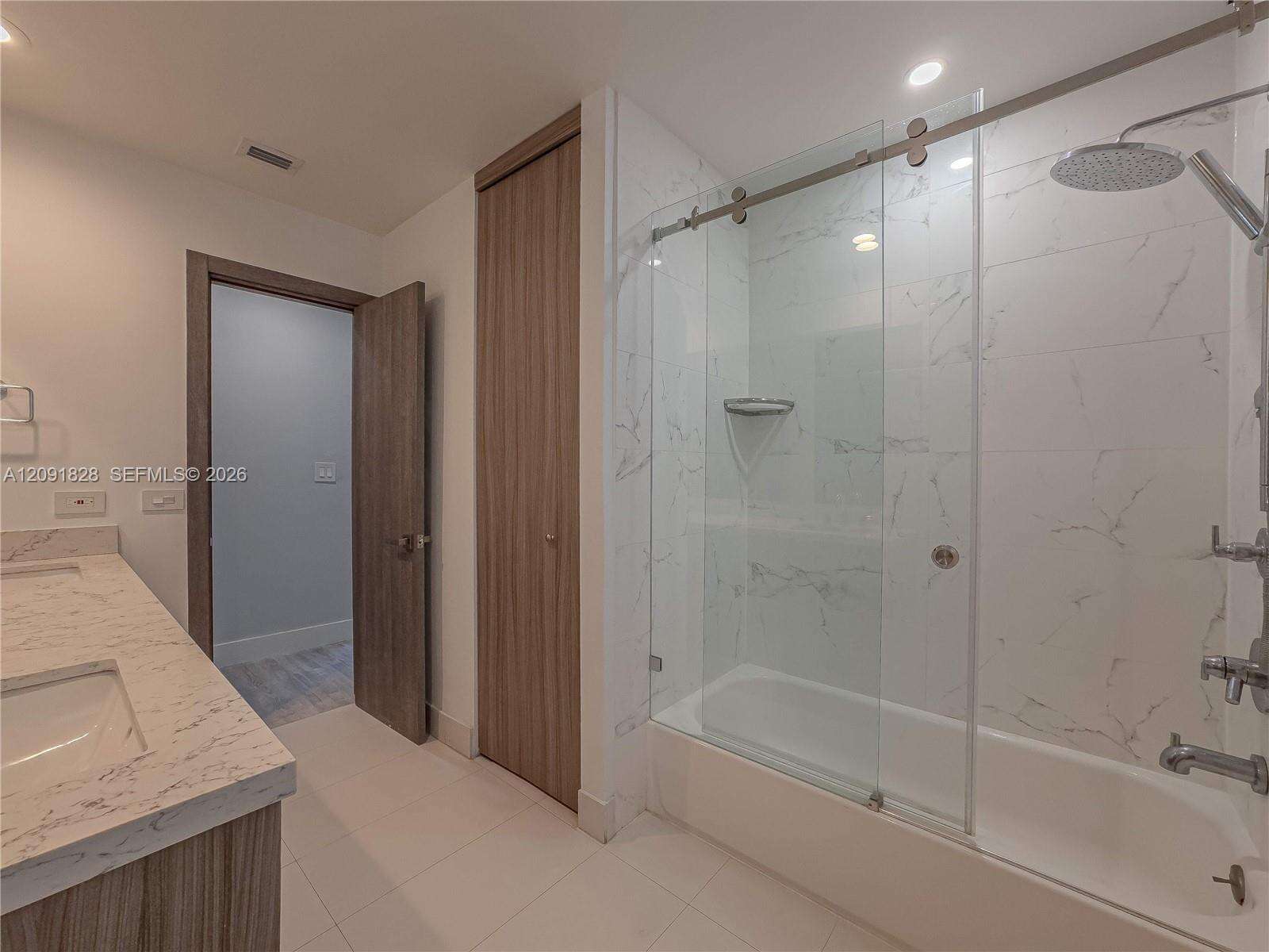 20405 22nd Pl, Miami, FL 33180 - For Sale photo 16