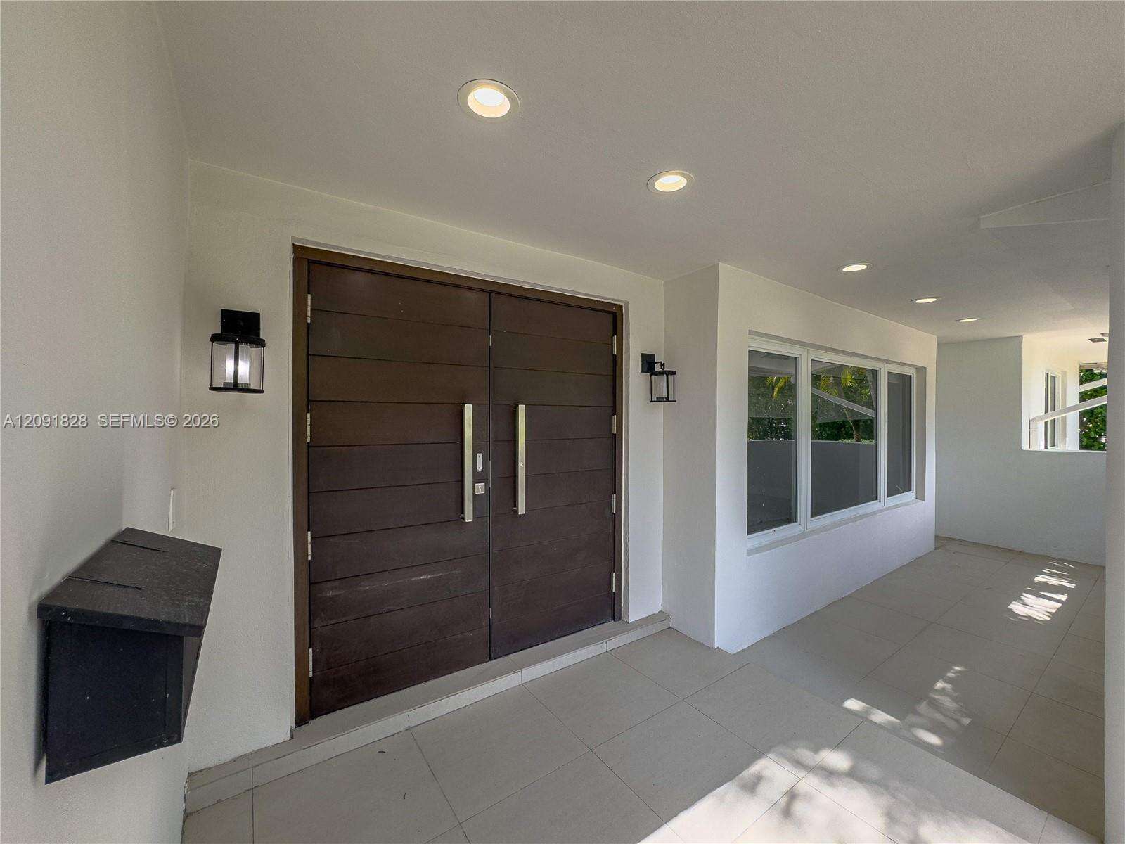 20405 22nd Pl, Miami, FL 33180 - For Sale photo 3