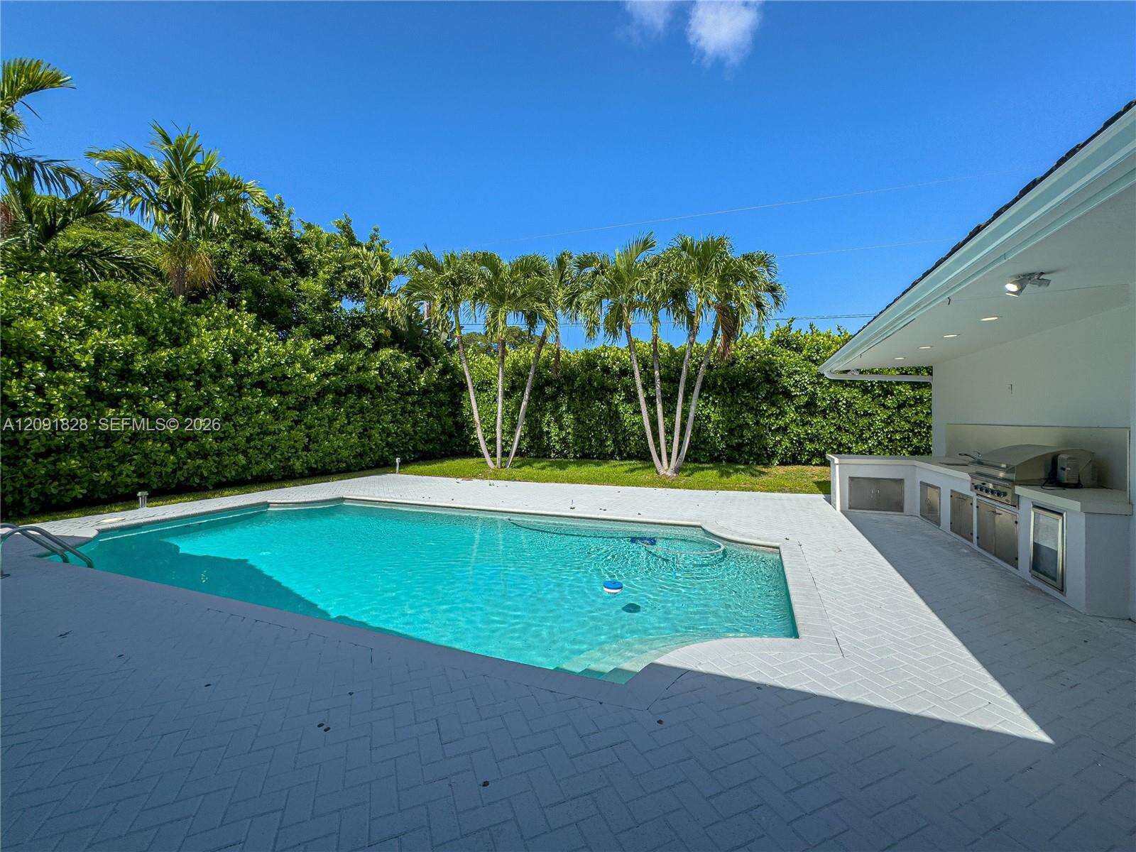 20405 22nd Pl, Miami, FL 33180 - For Sale photo 23