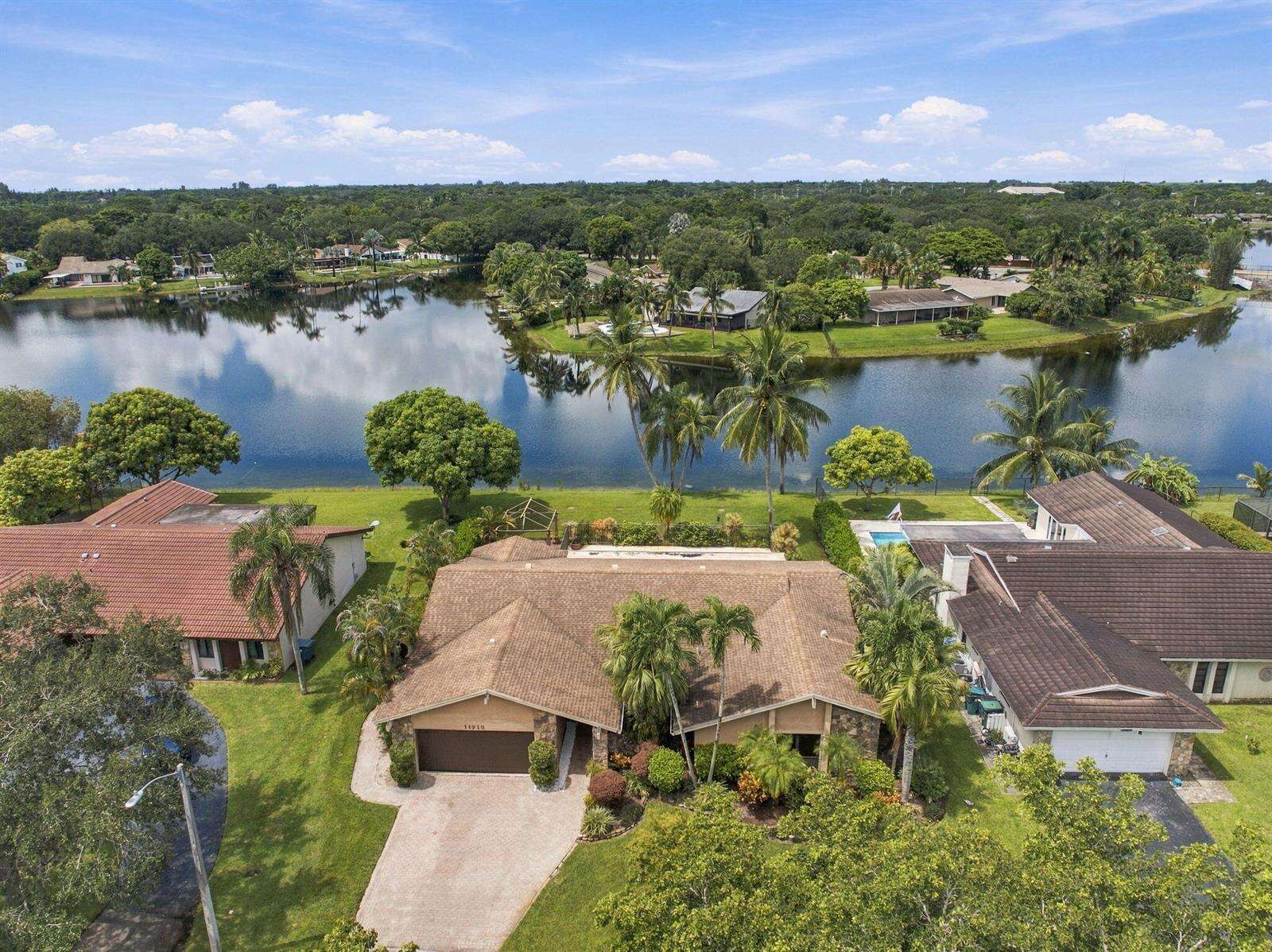 11713 Spinnaker, Cooper City, FL 33026 - For Sale photo 3