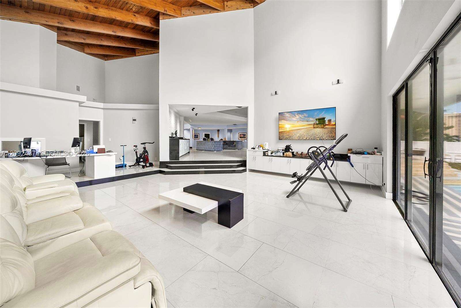 507 Palm Dr, Hallandale Beach, FL 33009 - For Sale photo 38