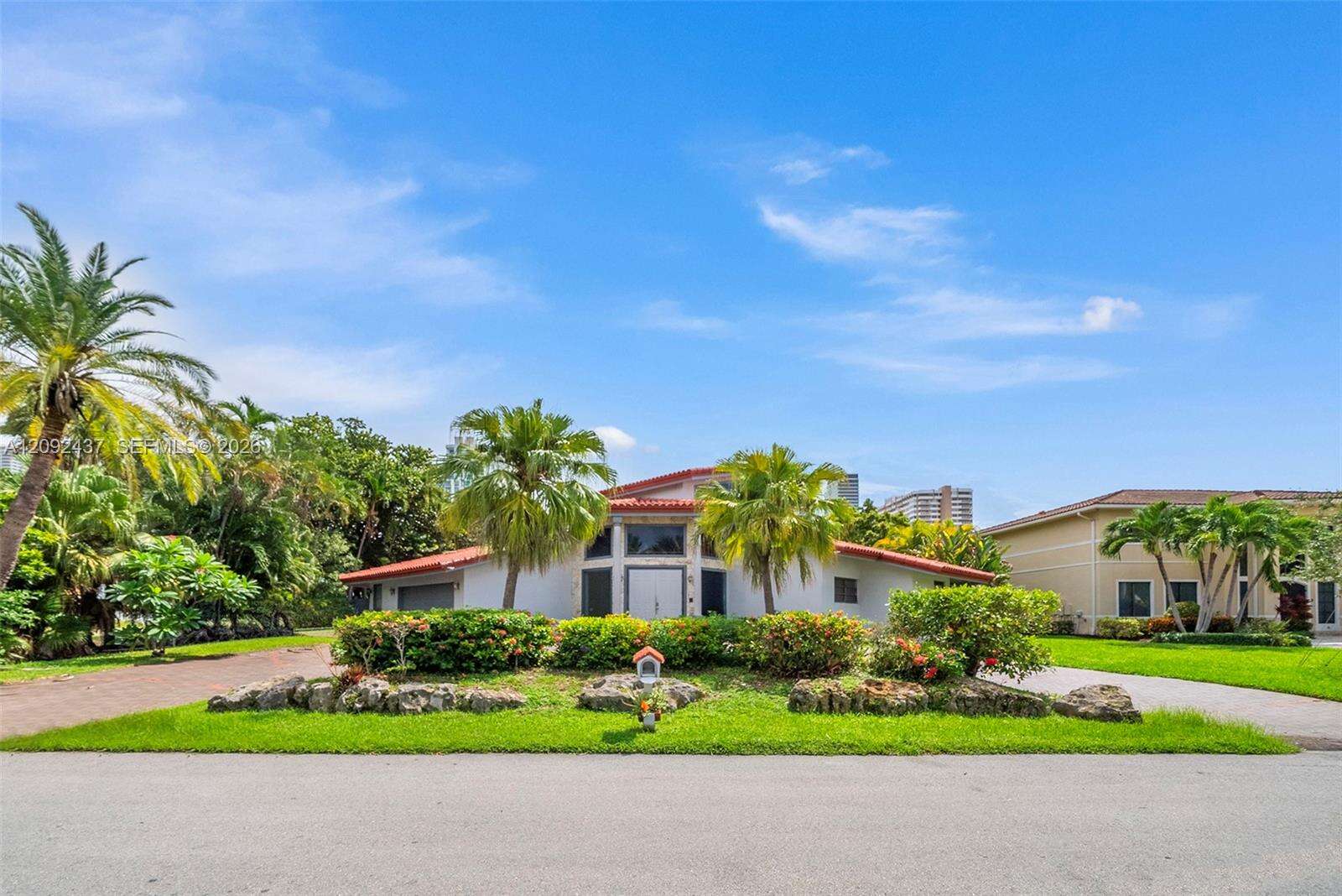 507 Palm Dr, Hallandale Beach, FL 33009 - For Sale photo 8