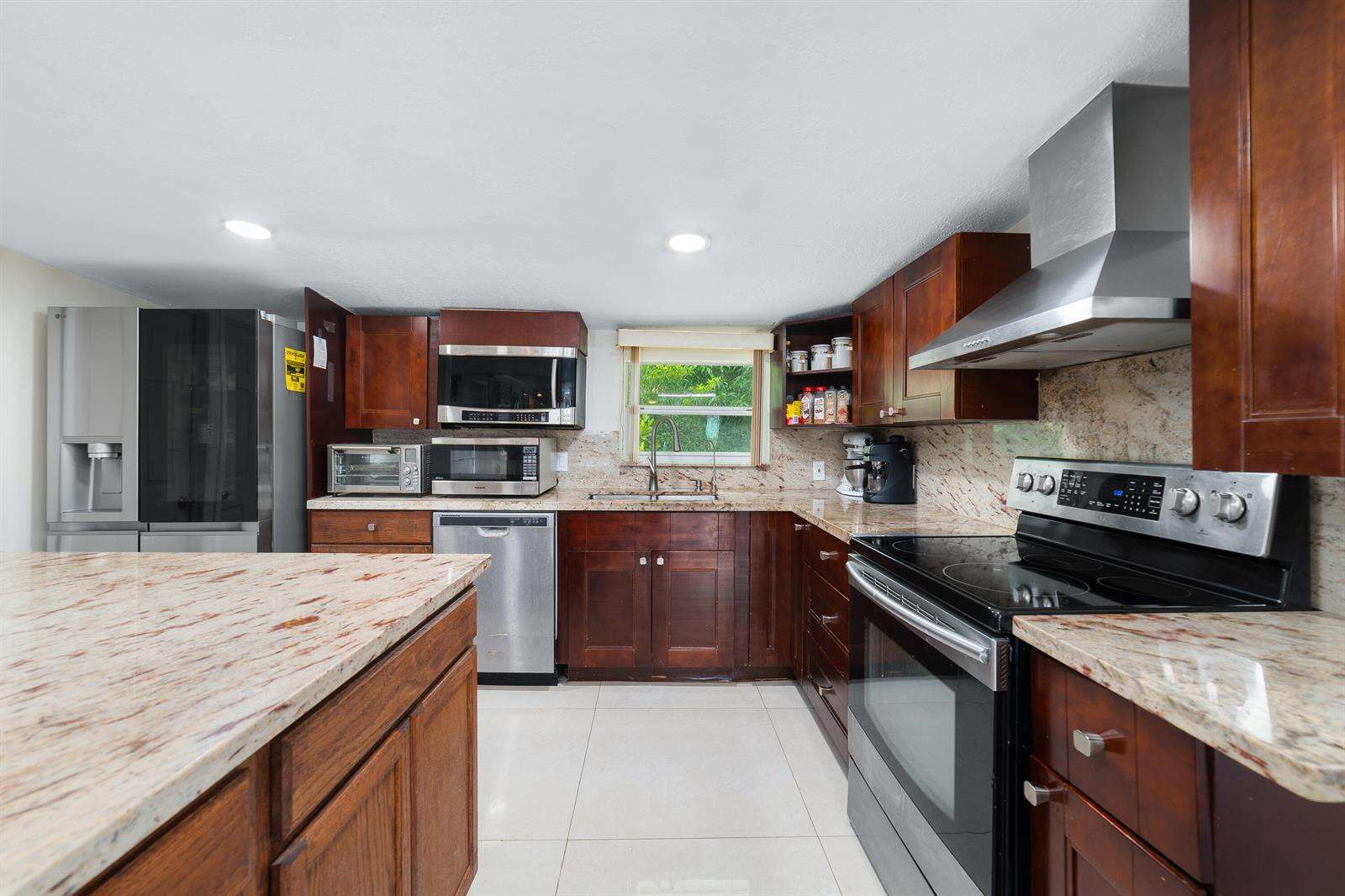 6635 Hope, Hollywood, FL 33024 - For Sale photo 8
