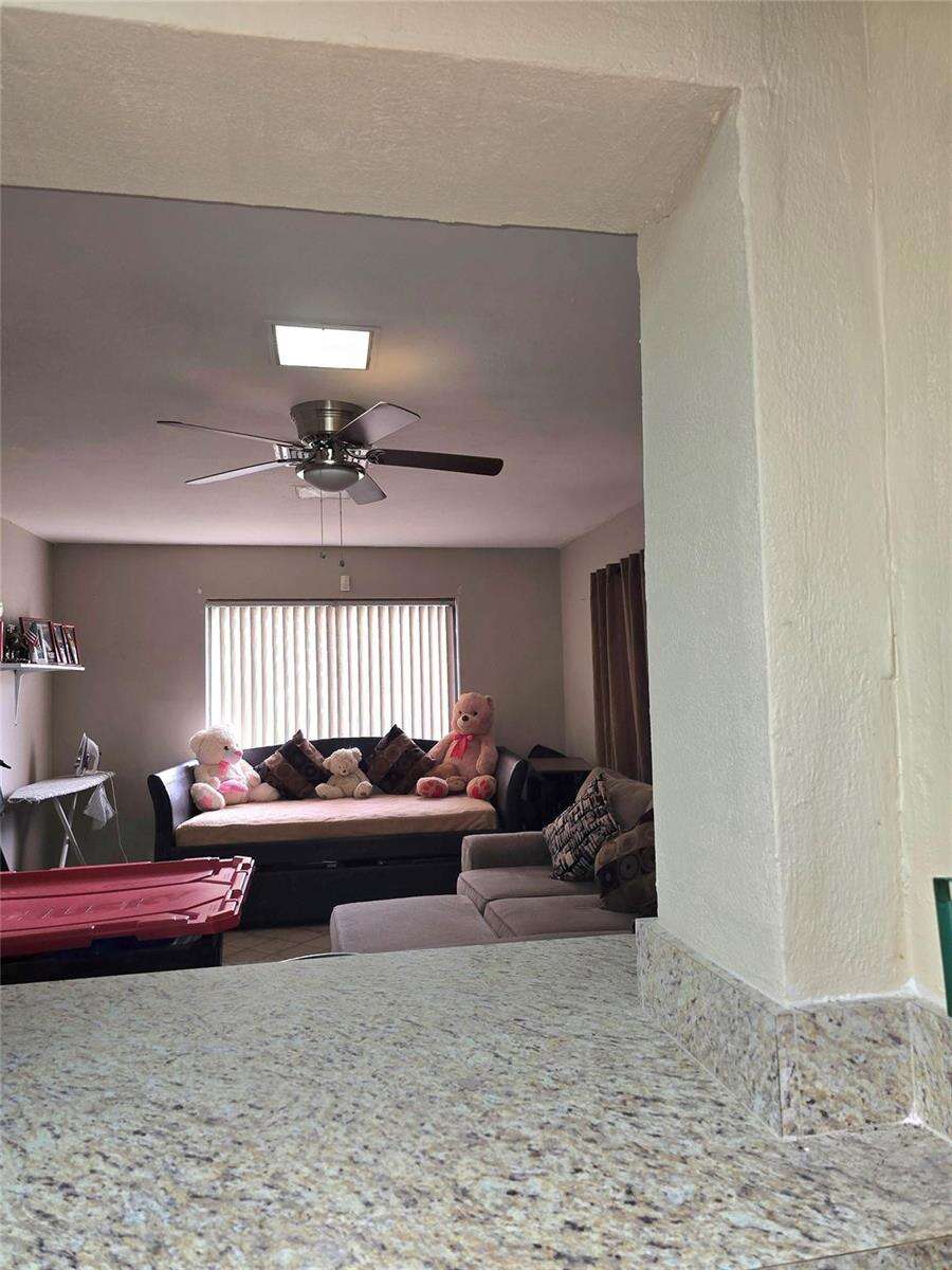 2420 59th, Hollywood, FL 33021 - For Sale photo 16