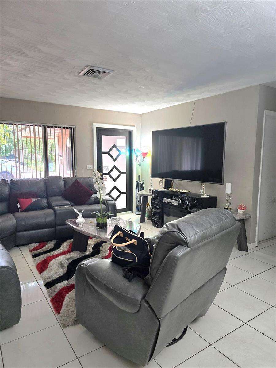 2420 59th, Hollywood, FL 33021 - For Sale photo 3