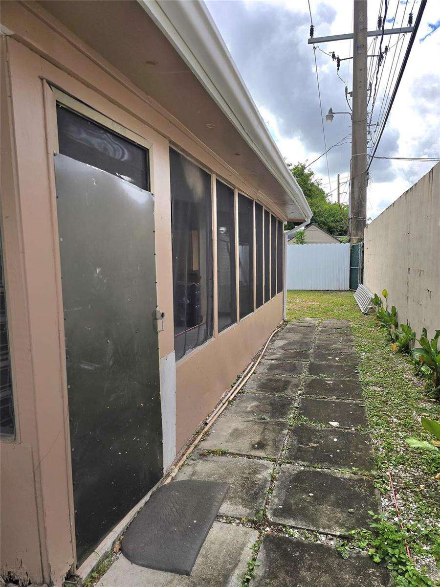 2420 59th, Hollywood, FL 33021 - For Sale photo 21