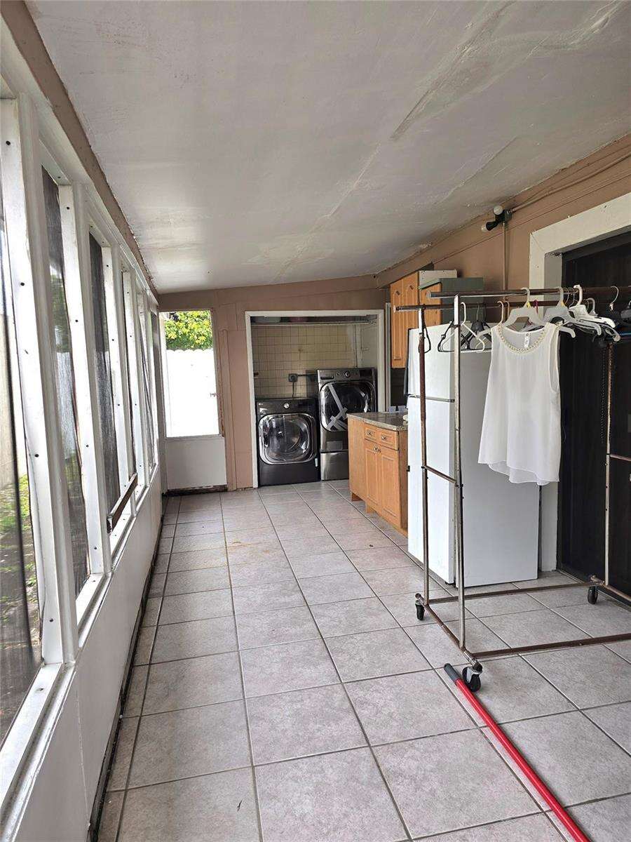 2420 59th, Hollywood, FL 33021 - For Sale photo 22