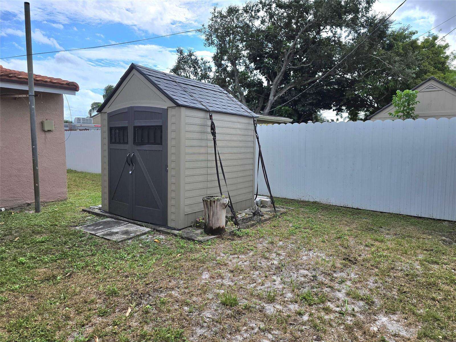 2420 59th, Hollywood, FL 33021 - For Sale photo 24