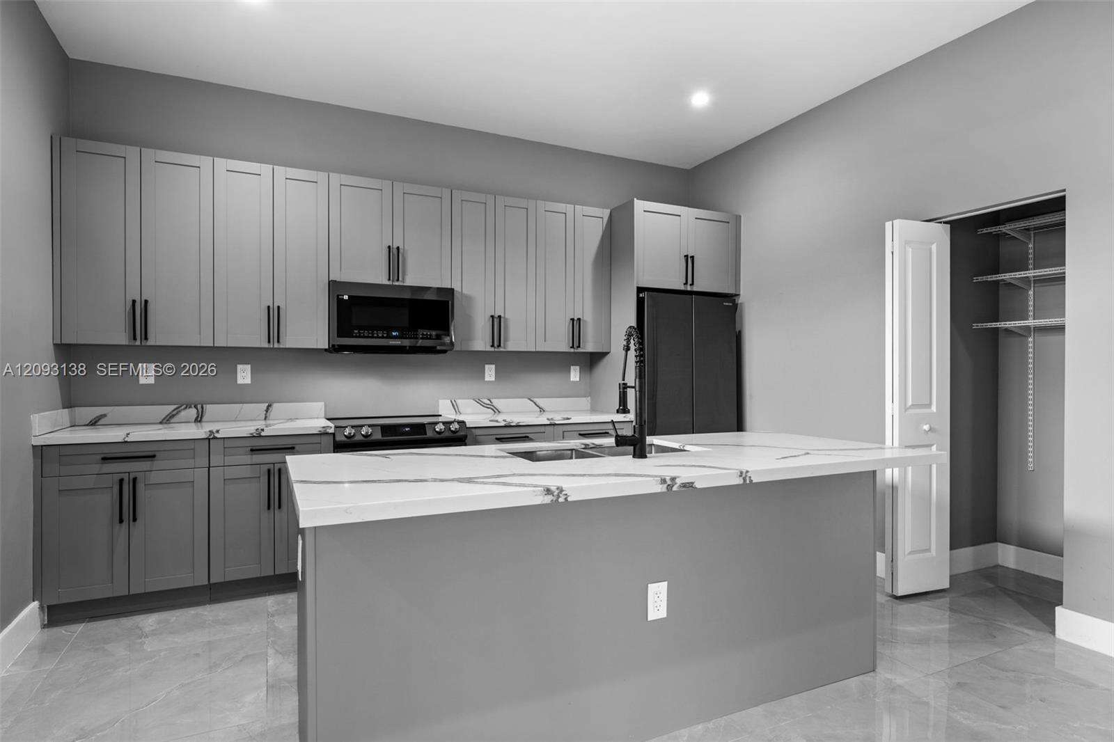 808 5th Ter, Hallandale Beach, FL 33009 - For Sale photo 13