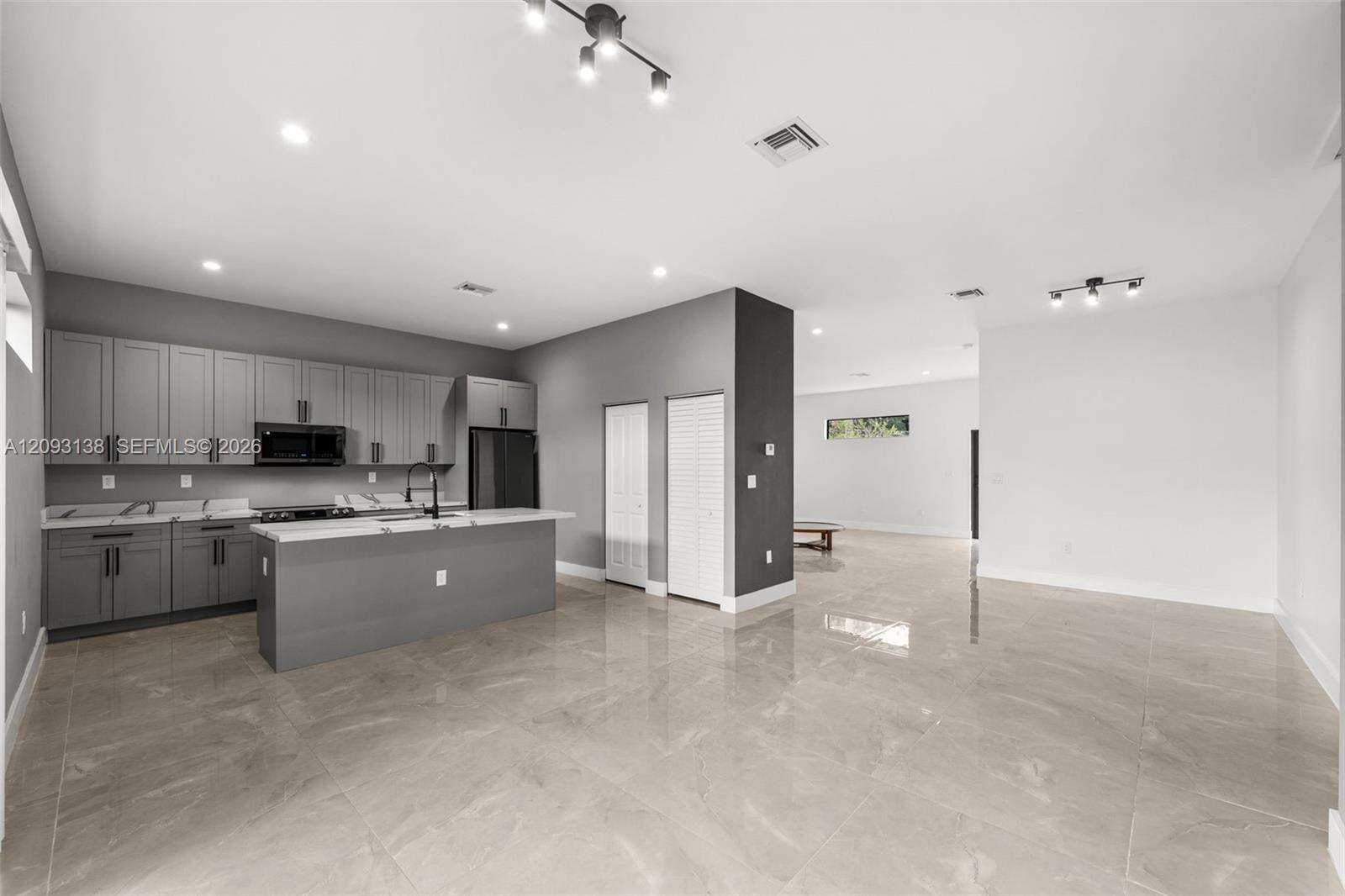 808 5th Ter, Hallandale Beach, FL 33009 - For Sale photo 14