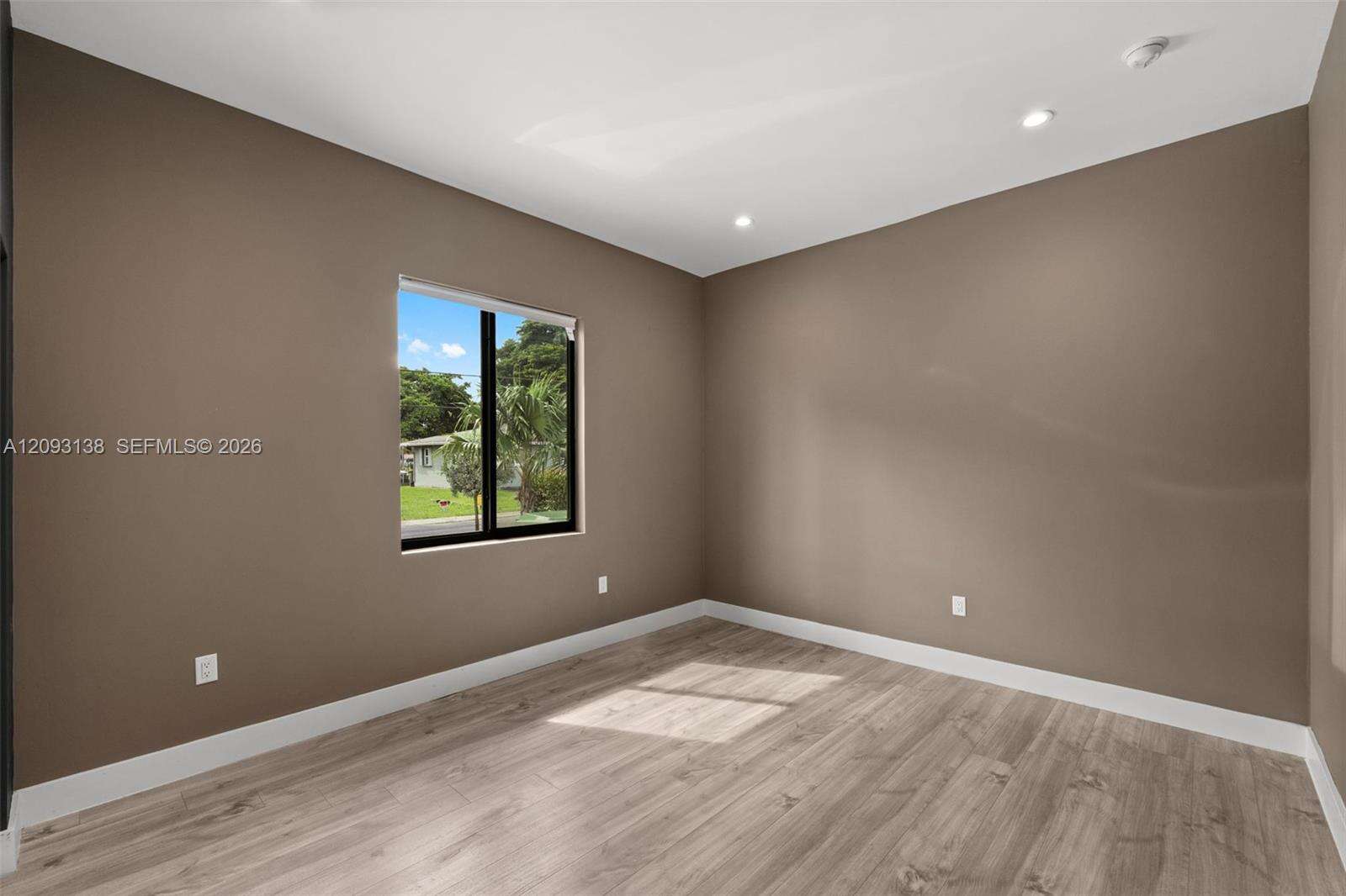 808 5th Ter, Hallandale Beach, FL 33009 - For Sale photo 15