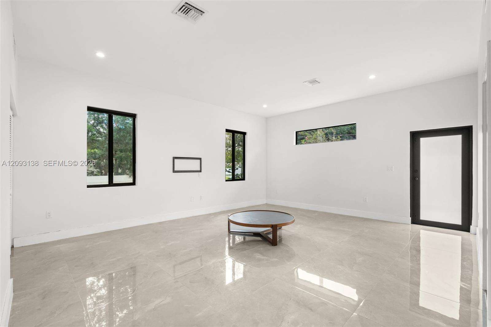 808 5th Ter, Hallandale Beach, FL 33009 - For Sale photo 3