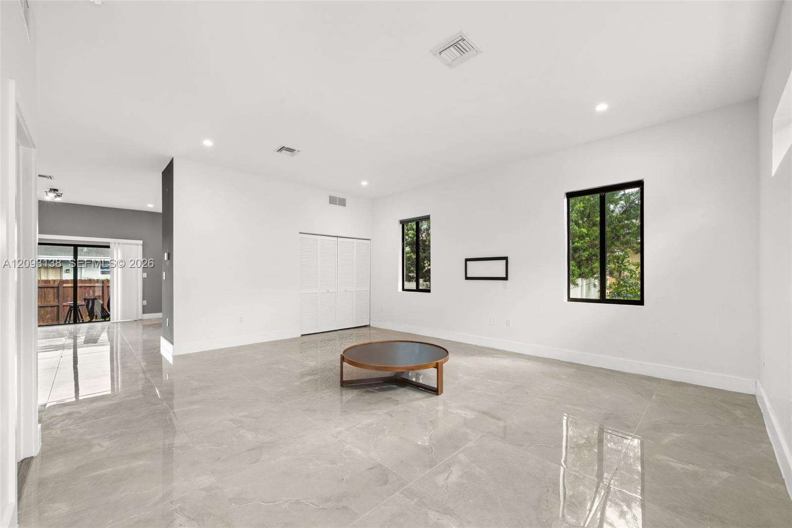 808 5th Ter, Hallandale Beach, FL 33009 - For Sale photo 4