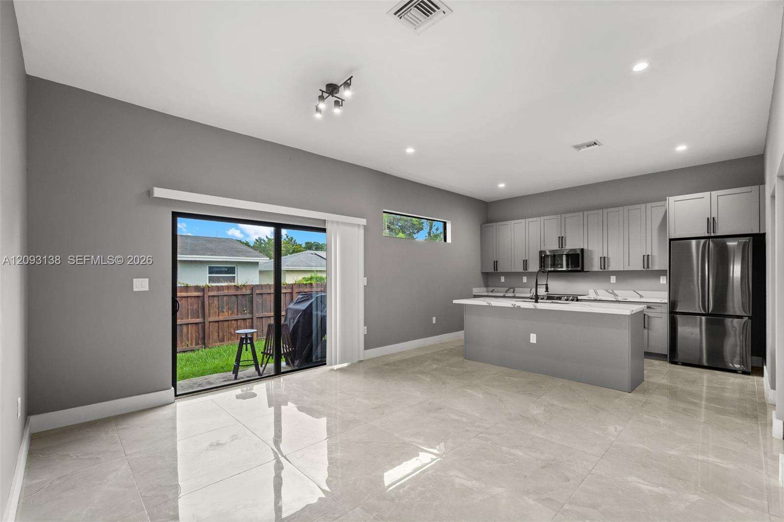 808 5th Ter, Hallandale Beach, FL 33009 - For Sale photo 9