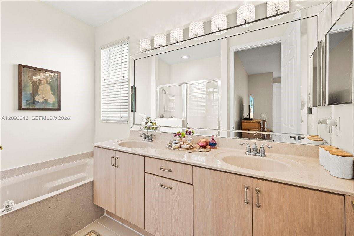 1241 Grant St, Hollywood, FL 33019 - For Sale photo 15