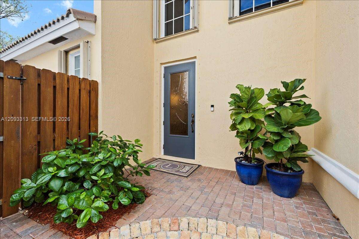 1241 Grant St, Hollywood, FL 33019 - For Sale photo 3