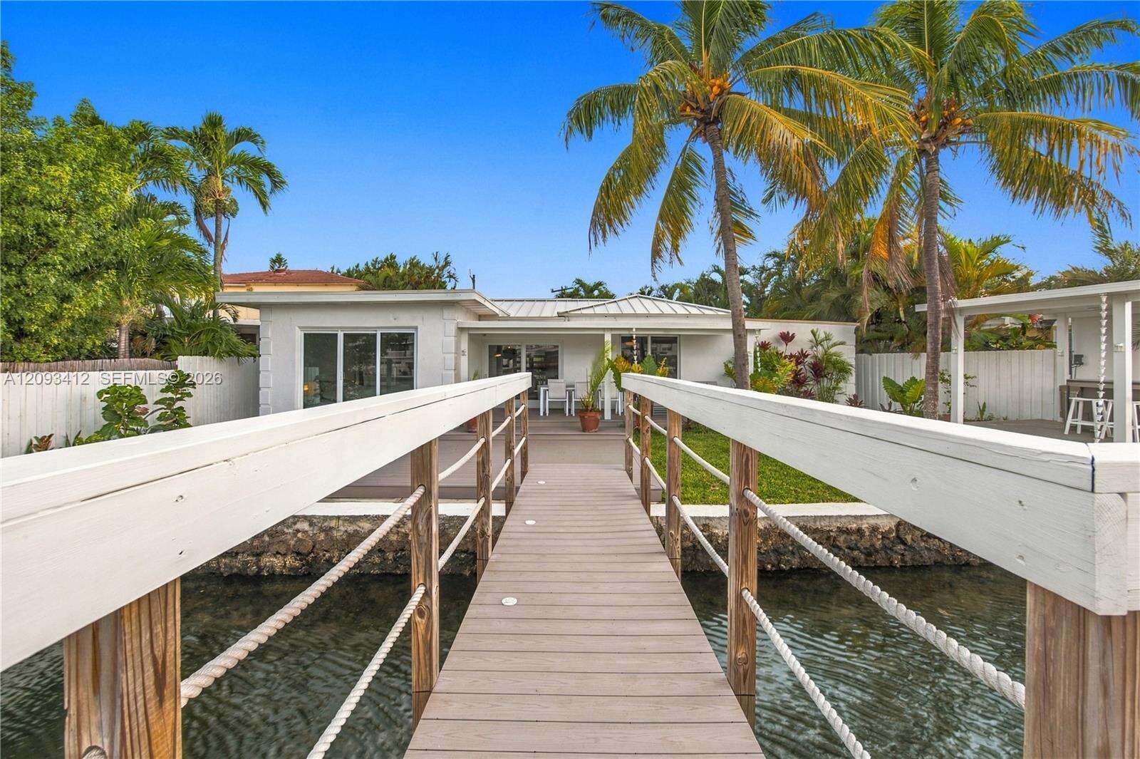 8533 Crespi Blvd, Miami Beach, FL 33141 - For Sale photo 2