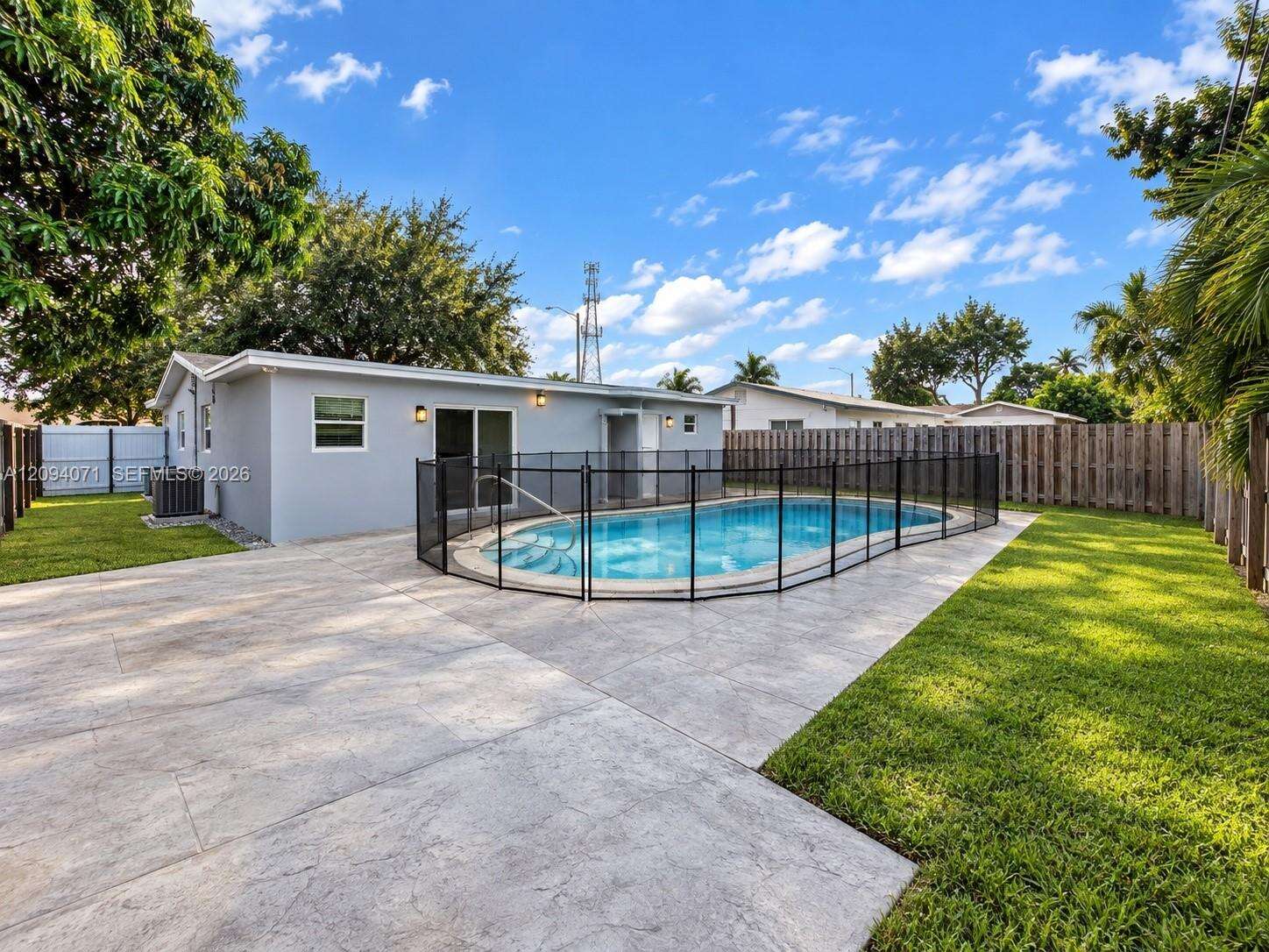 6831 Sheridan St, Hollywood, FL 33024 - For Sale photo 2