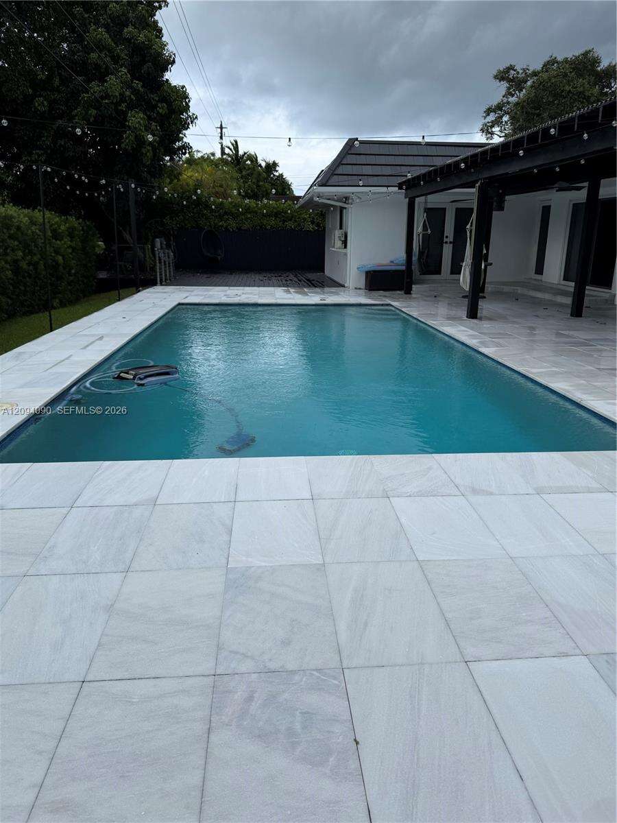 2215 204th St, Miami, FL 33180 - For Sale photo 14