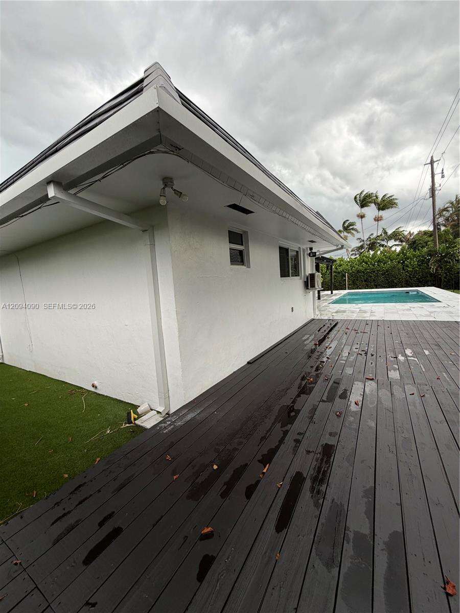 2215 204th St, Miami, FL 33180 - For Sale photo 17