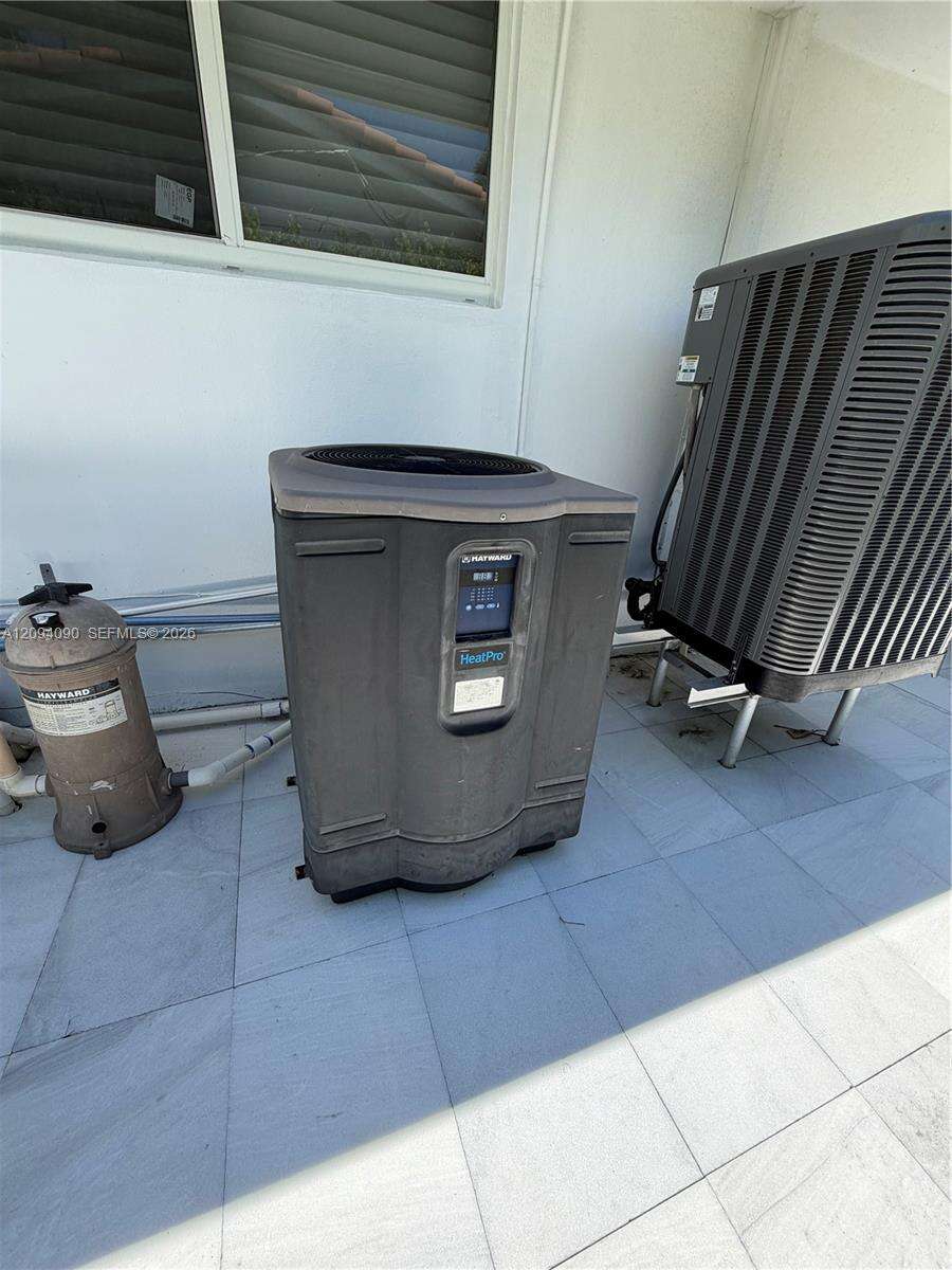 2215 204th St, Miami, FL 33180 - For Sale photo 30