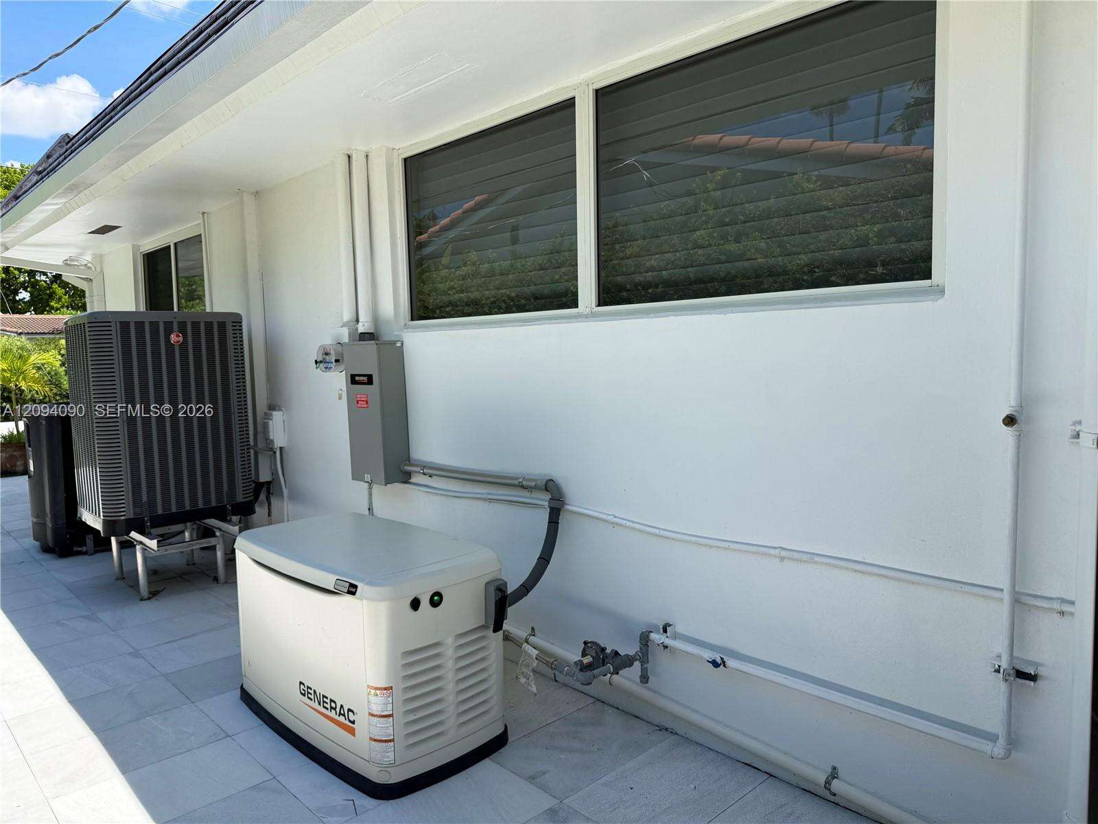 2215 204th St, Miami, FL 33180 - For Sale photo 32